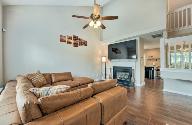 Chic Charlotte Townhome with Community Pool