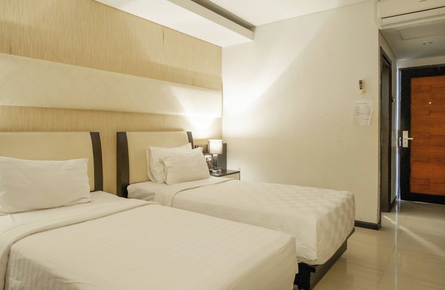 Chic City Hotel - Bali (5KM from FAMOUS BALI BEACH)