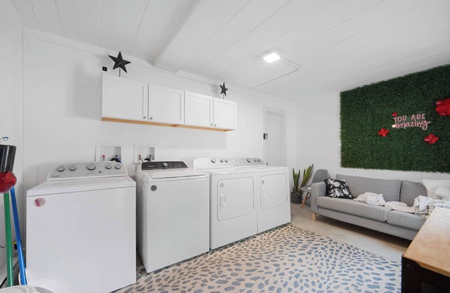 Chic City Retreat 93D