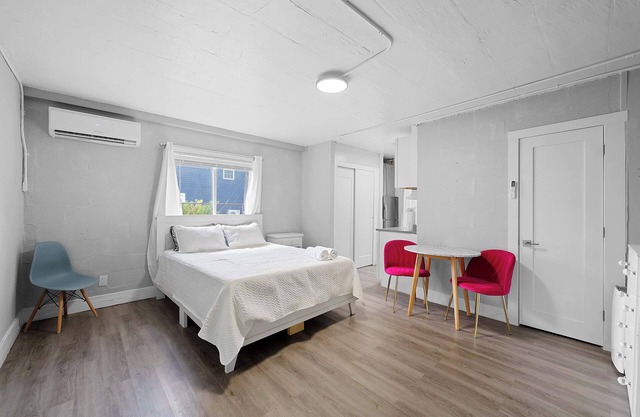 Chic City Retreat 93D