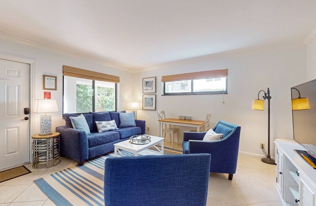 Chic Coastal Apartment | Near West Palm Beach | 100’ to Juno Beach