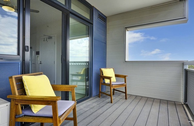 Chic Coburg Haven Modern 1 Bed Apartment