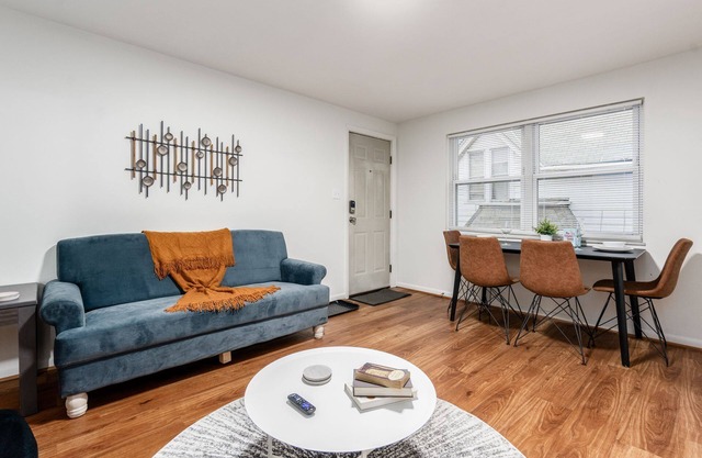 Chic Columbus Apartment!