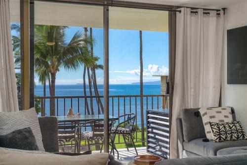 Chic Condo— Renovated & Refurnished 2023/2024