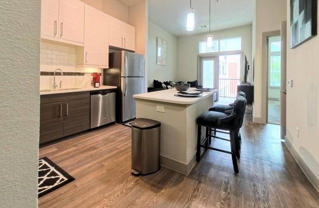 Chic & Cozy 1BR Apartment – Prime Houston Location!