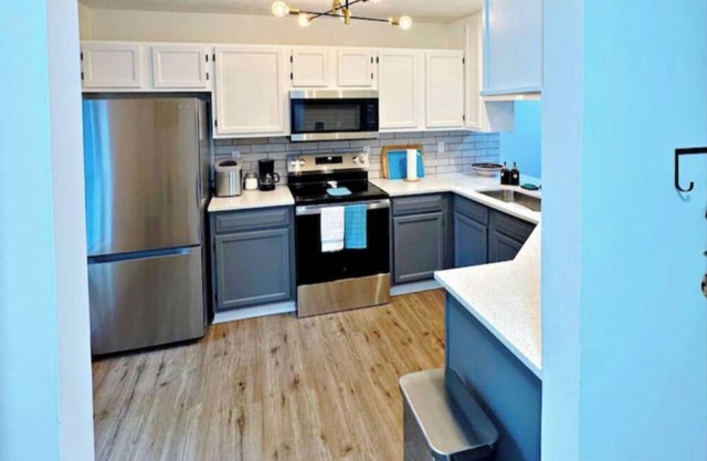 Chic & Cozy - 2Bd Modern Getaway