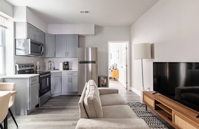Chic & Cozy Philly Stay in City Center