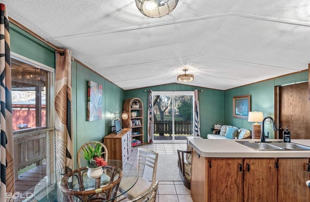 Chic Cypress View Cabin with Canoes! @ Caddo Shores Cabins, Uncertain, Texas