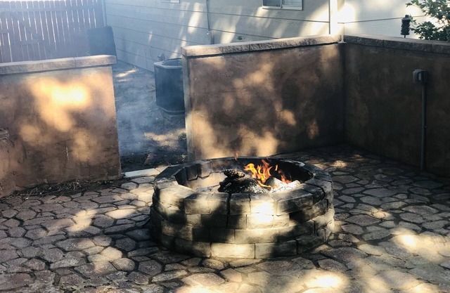 ★Chic Farmhouse ★ Fire-pit ★ Grill ★ Fireplace