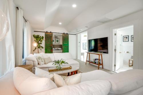 Chic Getaway in Desirable South Tampa District!