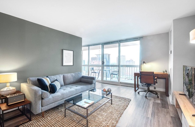 Chic Gold Coast Convertible w/ Lounge near Oak Street by Blueground