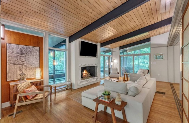 Chic Japanese Inspired Mid-Century Modern Retreat