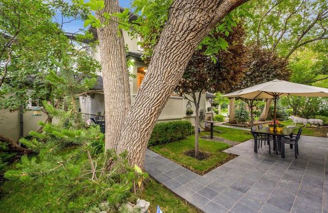 Chic Lower-Level Heritage Suite in Inner-City Calgary