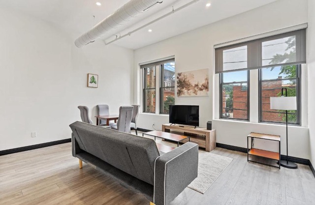 Chic Modern 2BR Apartment in Carson by Stay Gia