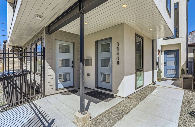 Chic, newly built home with beautiful interior & walkable location