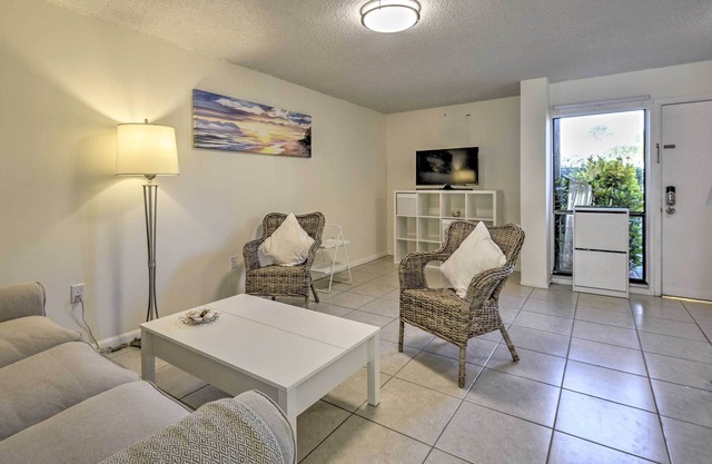 ¡NUEVO! Ormond Beach Townhome w / Grill y piscina compartida!