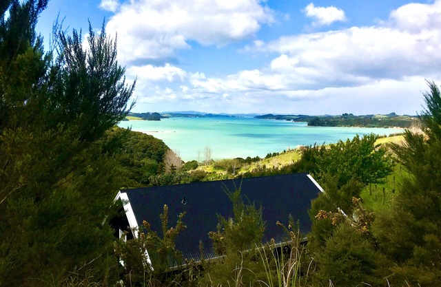 Chic, private, stunning views of the Bay of Islands
