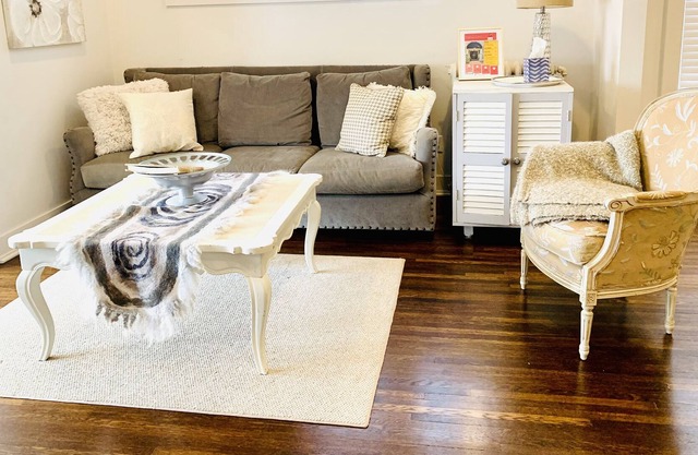 Chic retreat near everything!