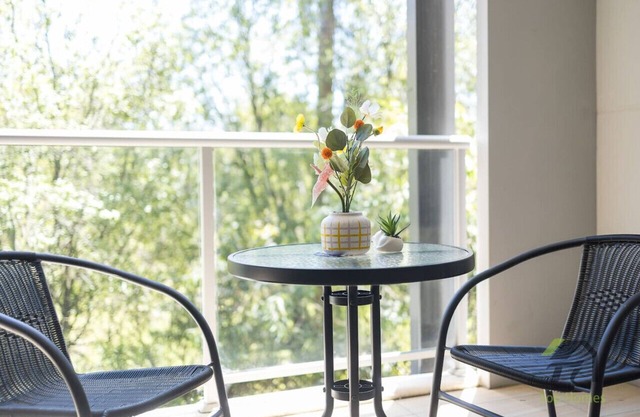 Chic Retreat with2b2b