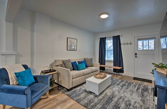 Chic SLC Townhome: Hike, Ski, Shop & Explore!