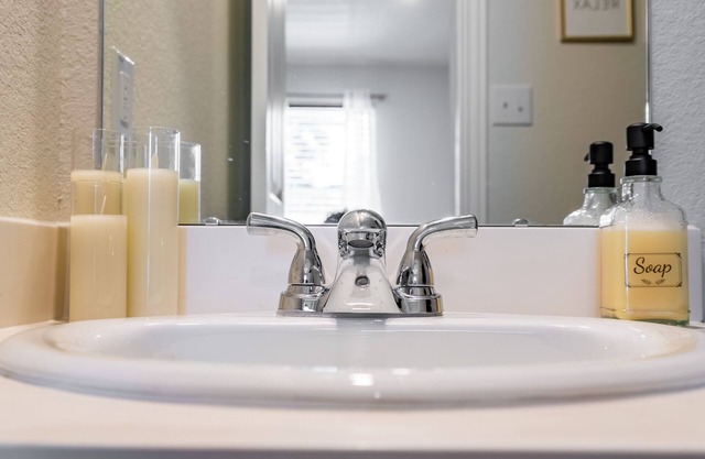 Chic smart home - 15 mins from Downtown