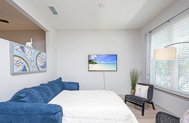 Chic & Spotless w/ Pool, Channelside, 1BR - 5 ppl
