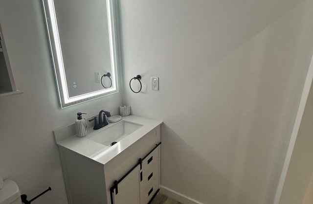 Chic studio in fabulous Homestead with WiFi, AC