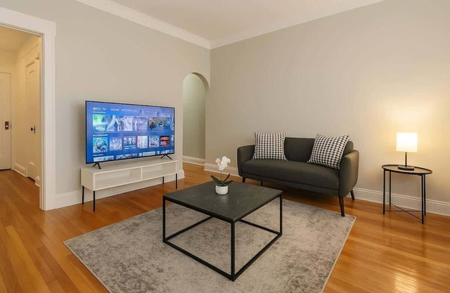 Chic Studio in Heart of Chicago
