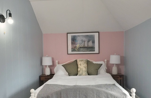 Chic & Sunny 1BR Hideaway - Apt 1