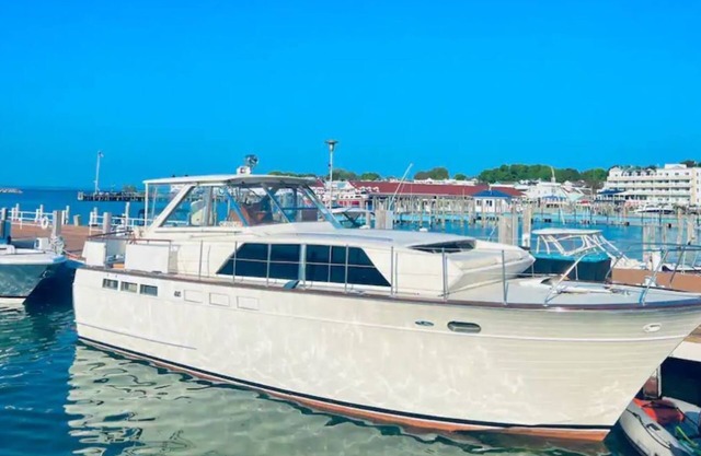 Chicago to Mack Race: Moored of Mackinac
