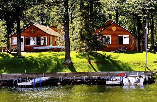 Chief Lake Lodge Resort Cabin #7