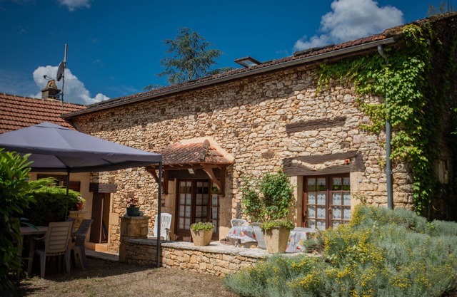 Child-friendly house with large garden