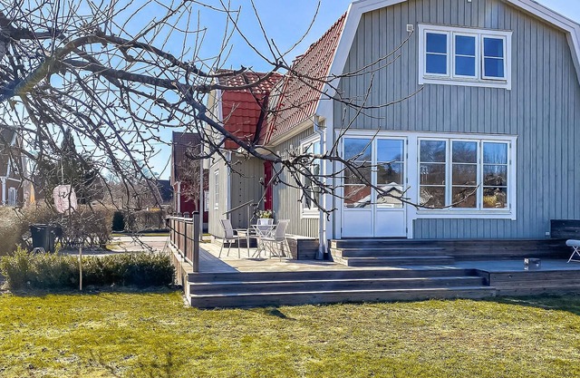 Alojamiento de 3 habitaciones en Skarpnäck