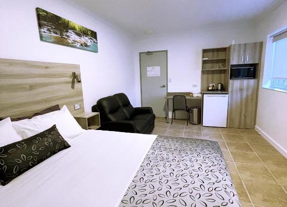 Childers Oasis Motel