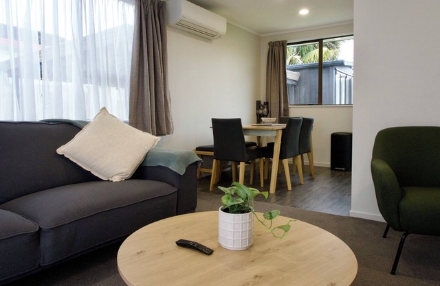 Chill Out South - Auckland Holiday Home