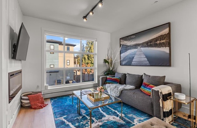 Chilliwack Gem 4BR, Studio Bliss