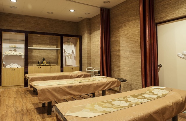 Chinggis Khaan Hotel