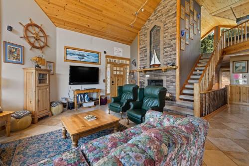 Chinook House MCA 1219 - Meredith Lodging
