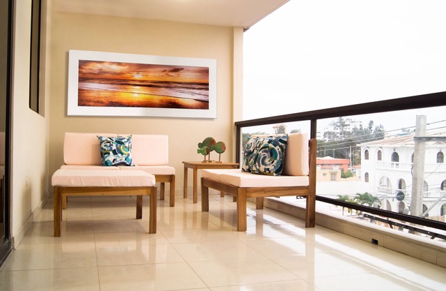 Chipipe Salinas Beachfront Apartment w/ Parking