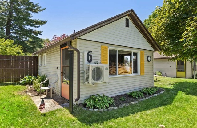 Chippewa Bluffs Resort - 2BR 2BA Cabins