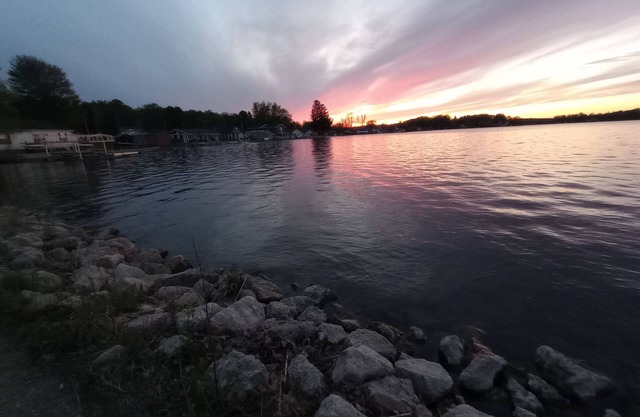 Chippewa Lake MI enjoy a view with shared access to the Lake. Affordable!
