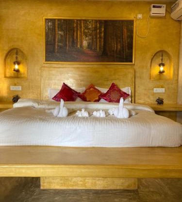 Chique Shanti Resort