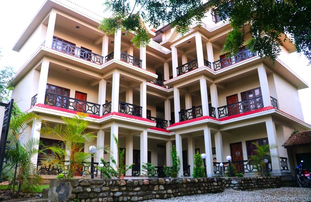 Chitwan Park Village