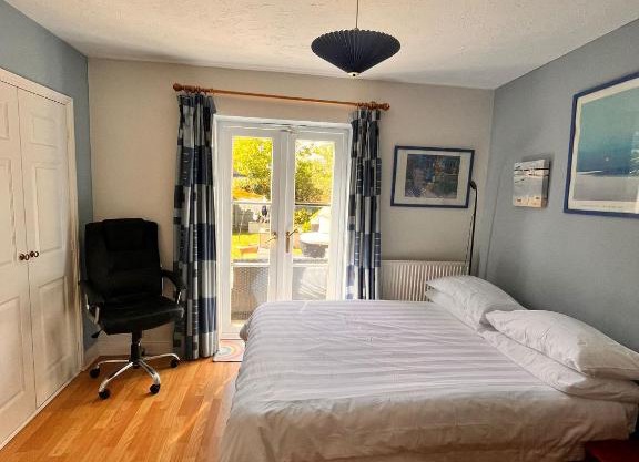 Choice of One double bedroom with a comfy double bed and private en suite for solo travellers or couples ,or alternatively book two double bedrooms for families or friends
