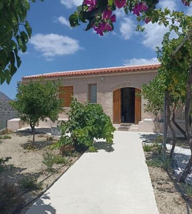 Chrisa' s House
