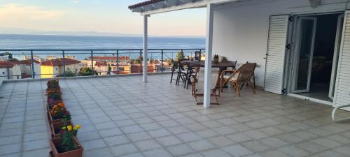 Christina's panoramic view appartment