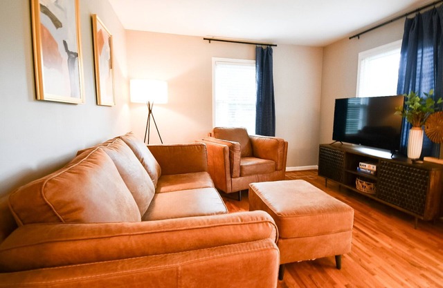 Christmas is Coming! / 29 Miles to Nash, 1 Mile Downtown Gallatin