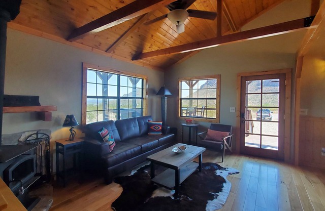 Christmas Mountains Ranch: Classic 2br/1bth Cabin with Spacious Wrap Around Porc