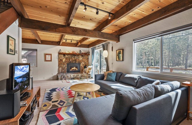 Christmas Valley Chalet | Tahoe Adventure Awaits!