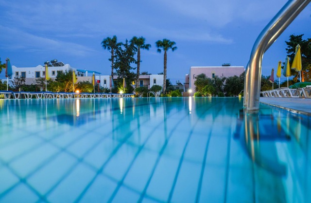 Chrysoula Hotel & Apartments